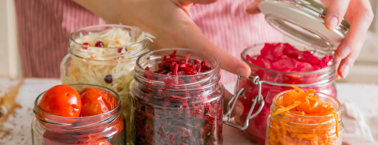 Fermenting cabbage 
