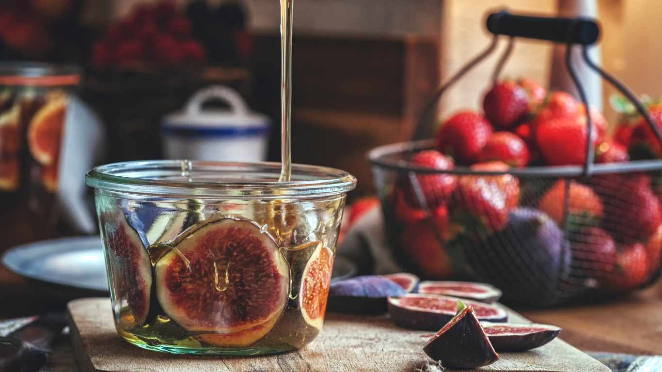 fermented figs in honey